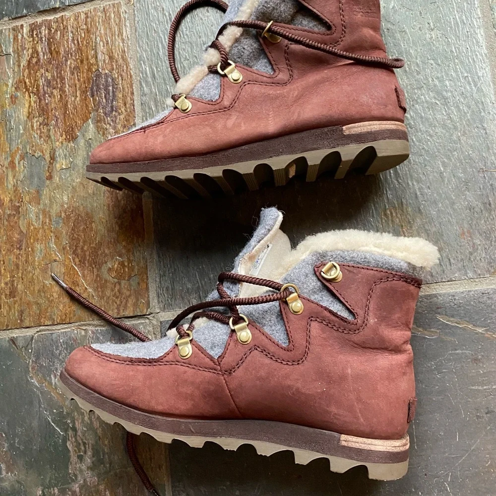 Sorel Sneakchic Alpine Boots size 7 - Picture 4 of 5